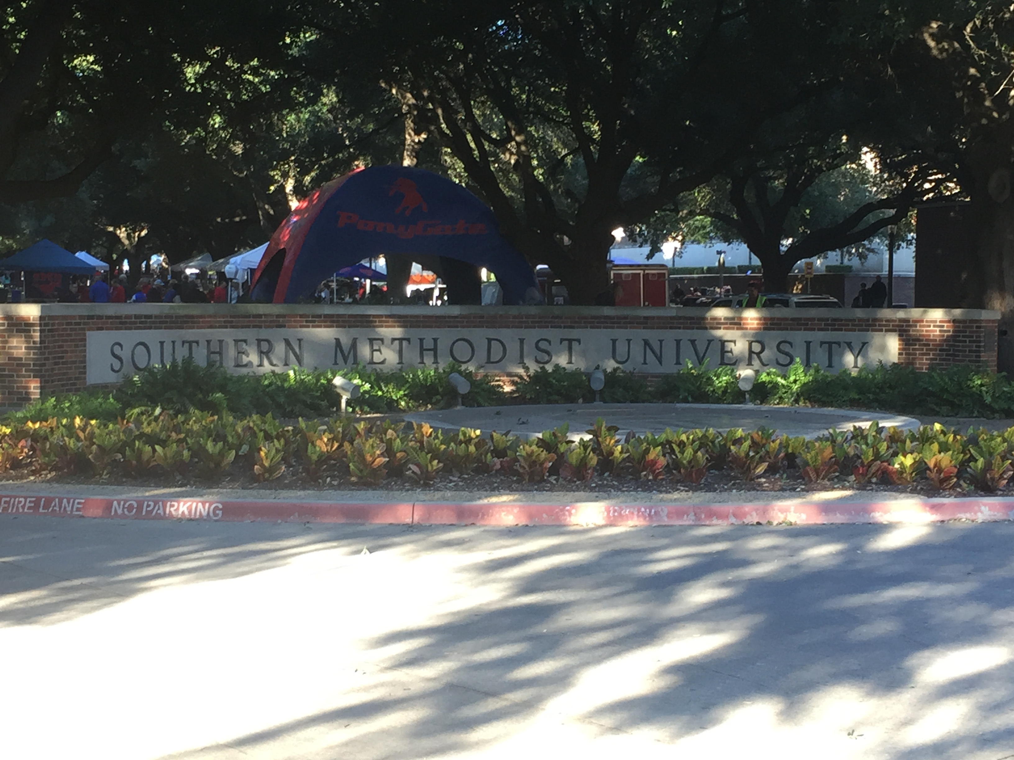 rent tailgate trailer smu